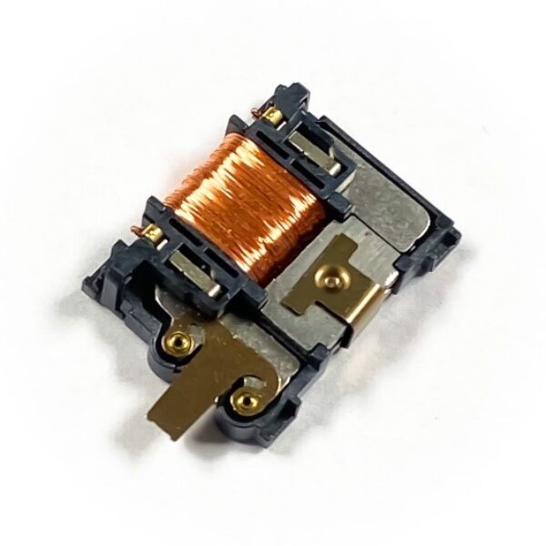 Kinetic energy harvester ECO 260
In combination with a wireless switch module, the kinetic energy converter enables numerous battery-free switch applications.